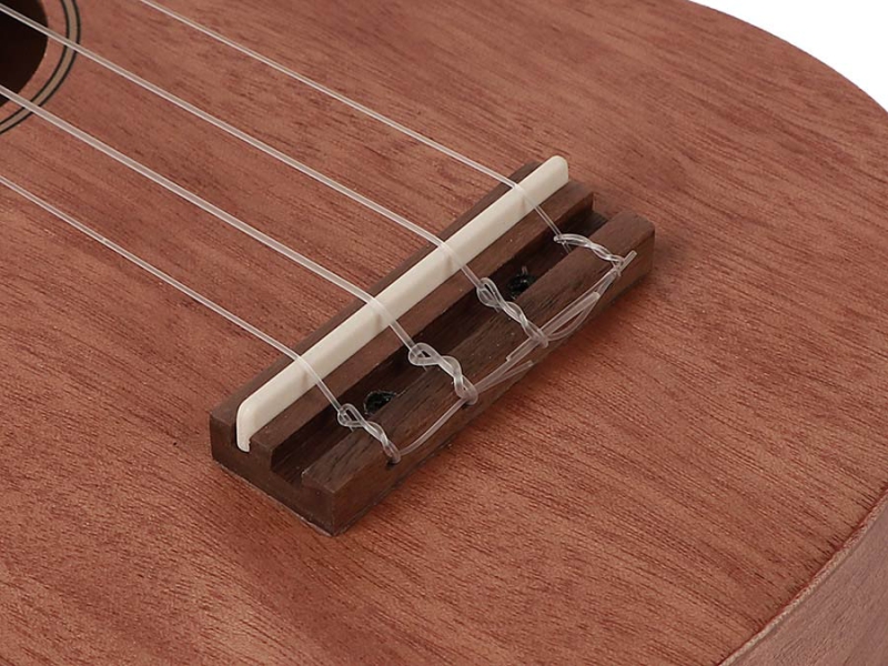 Korala UKS-36 Sopran-Ukulele mit Gitarren-Mechaniken Mahagoni